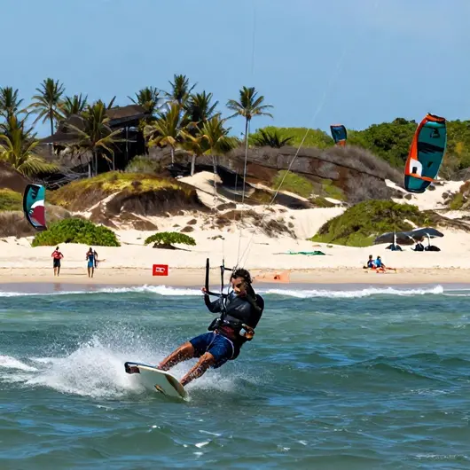 Kitesurf em Aracaju: Aventura nas Praias Sergipanas