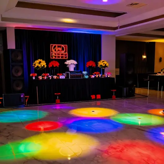 LOCSÁ Iluminação Sonorização Dj para festas e eventos LOCSÁ Iluminação Sonorização Dj para festas e eventos