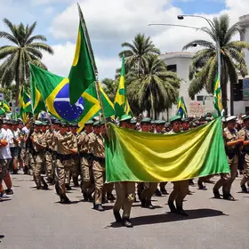 Independência do Brasil: Desfile Cívico reúne estudantes e militares em Aracaju Desfile Cívico em Aracaju